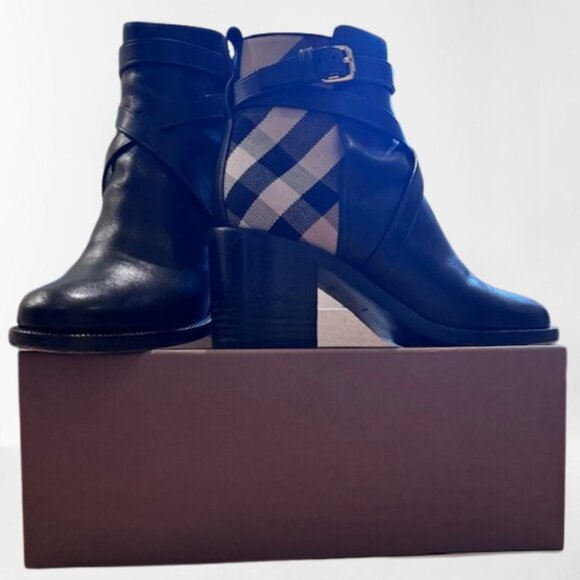 Burberry Stebbingford Check Ankle Boots in Black Leather- Size 40 - Picture 3 of 5